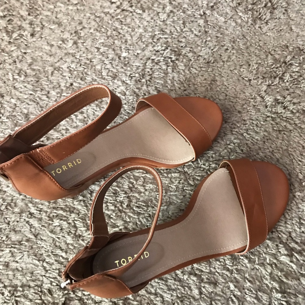 Cute Camel Sandals